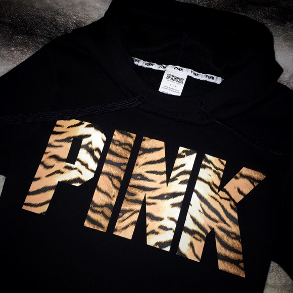 PINK Victoria's Secret Tops - 👸🏻VS Pink Tiger Logo Funnel Neck Hoodie🐅